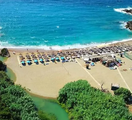 τεσσάρων ατόμων